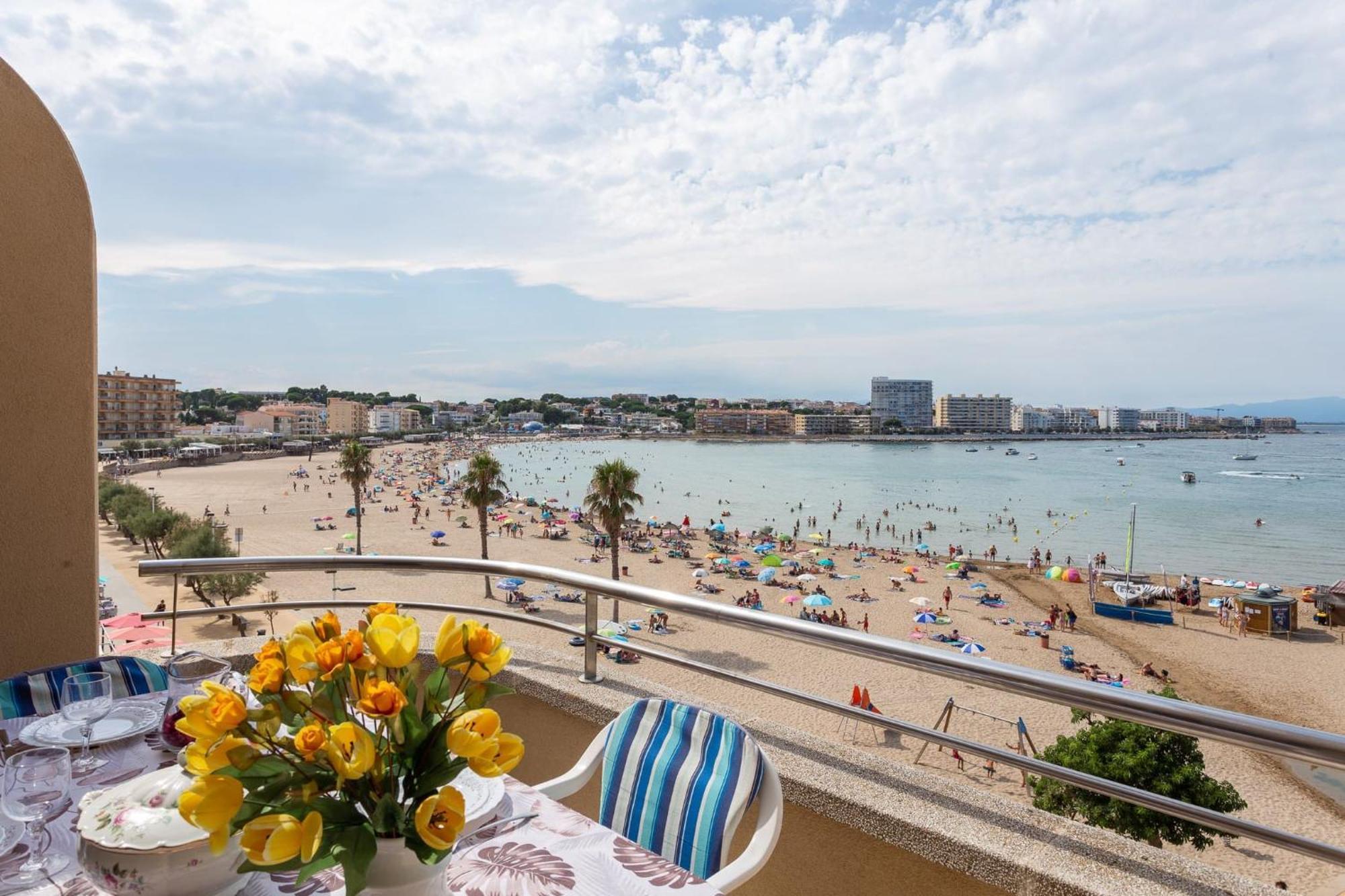Passeig Del Mar Apartment L' Escala Ngoại thất bức ảnh